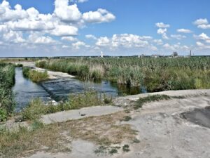 Гидросооружение на реке Самара